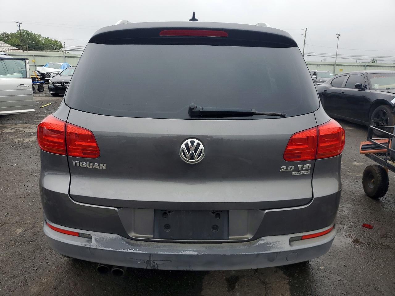 2013 Volkswagen Tiguan S - zdjęcie 6