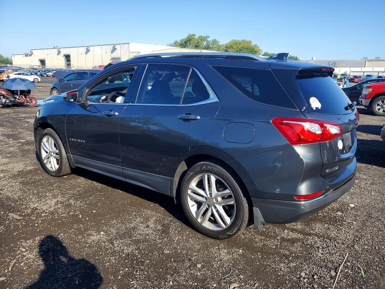 2018 Chevrolet Equinox Premier - zdjęcie 2
