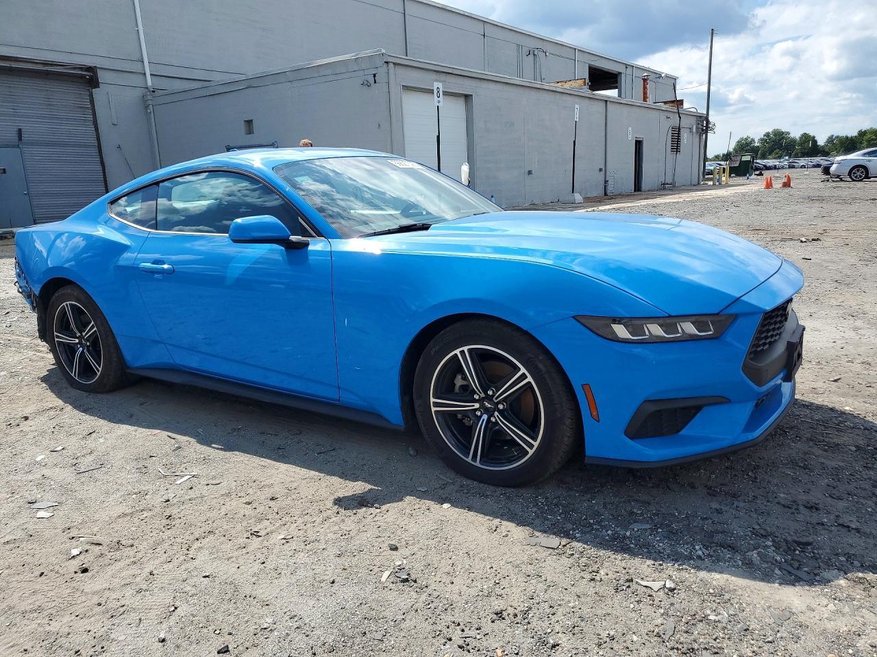 2024 Ford Mustang - zdjęcie 4