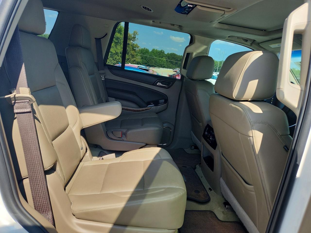 2017 Chevrolet Tahoe C1500 Premier - zdjęcie 11