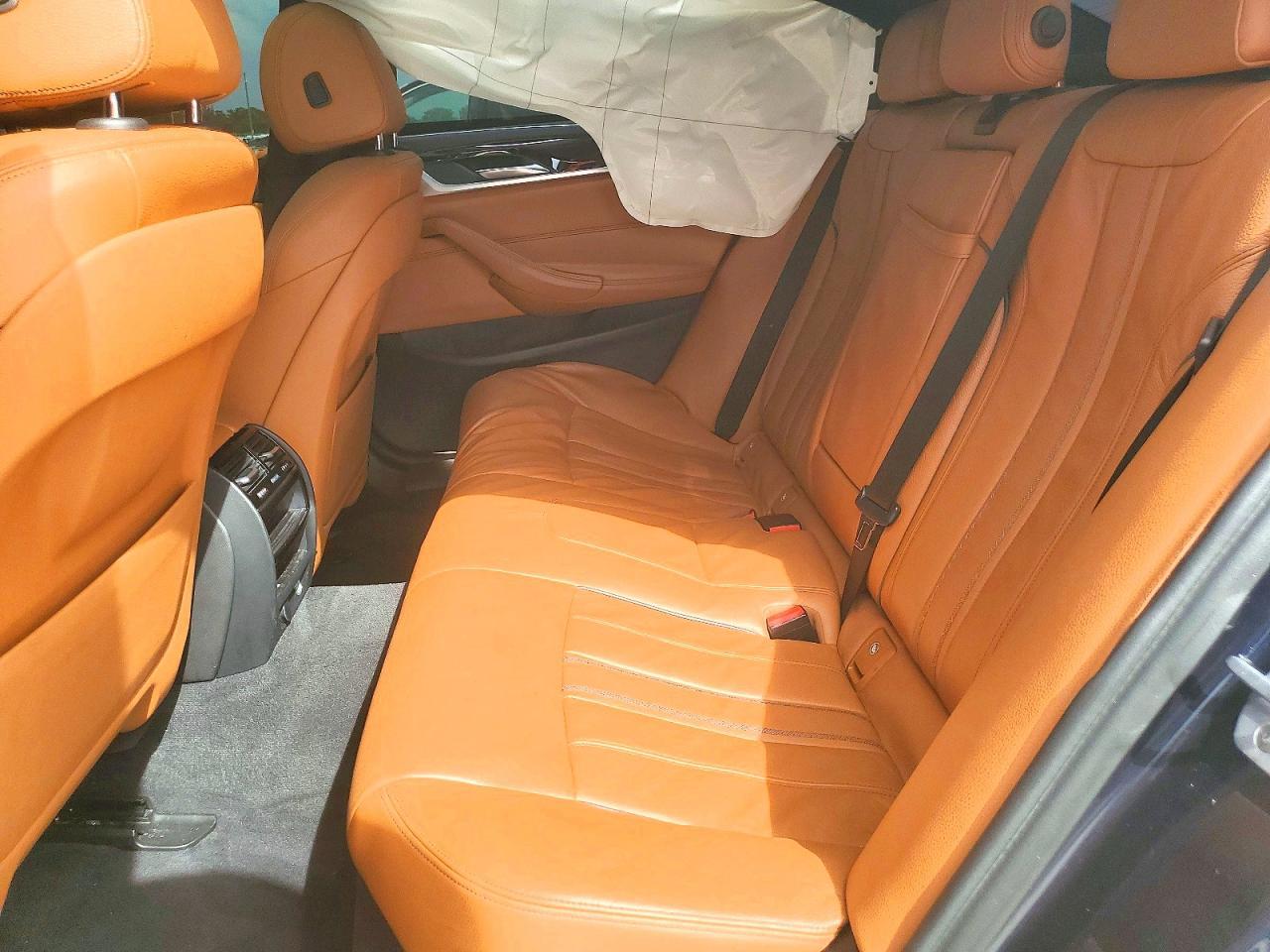 2017 BMW 530 I - zdjęcie 10