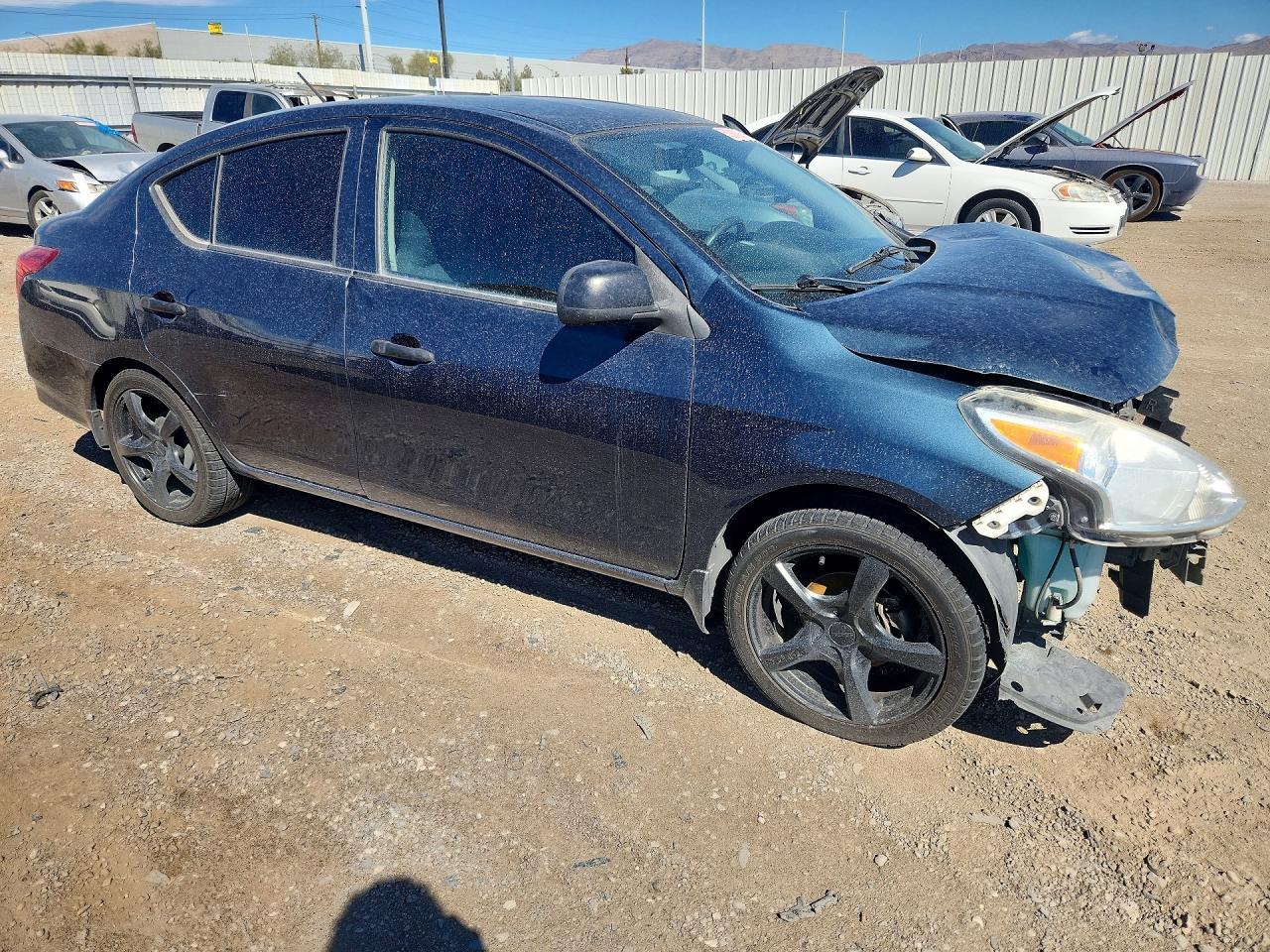 2015 Nissan Versa 1.6 S - zdjęcie 4