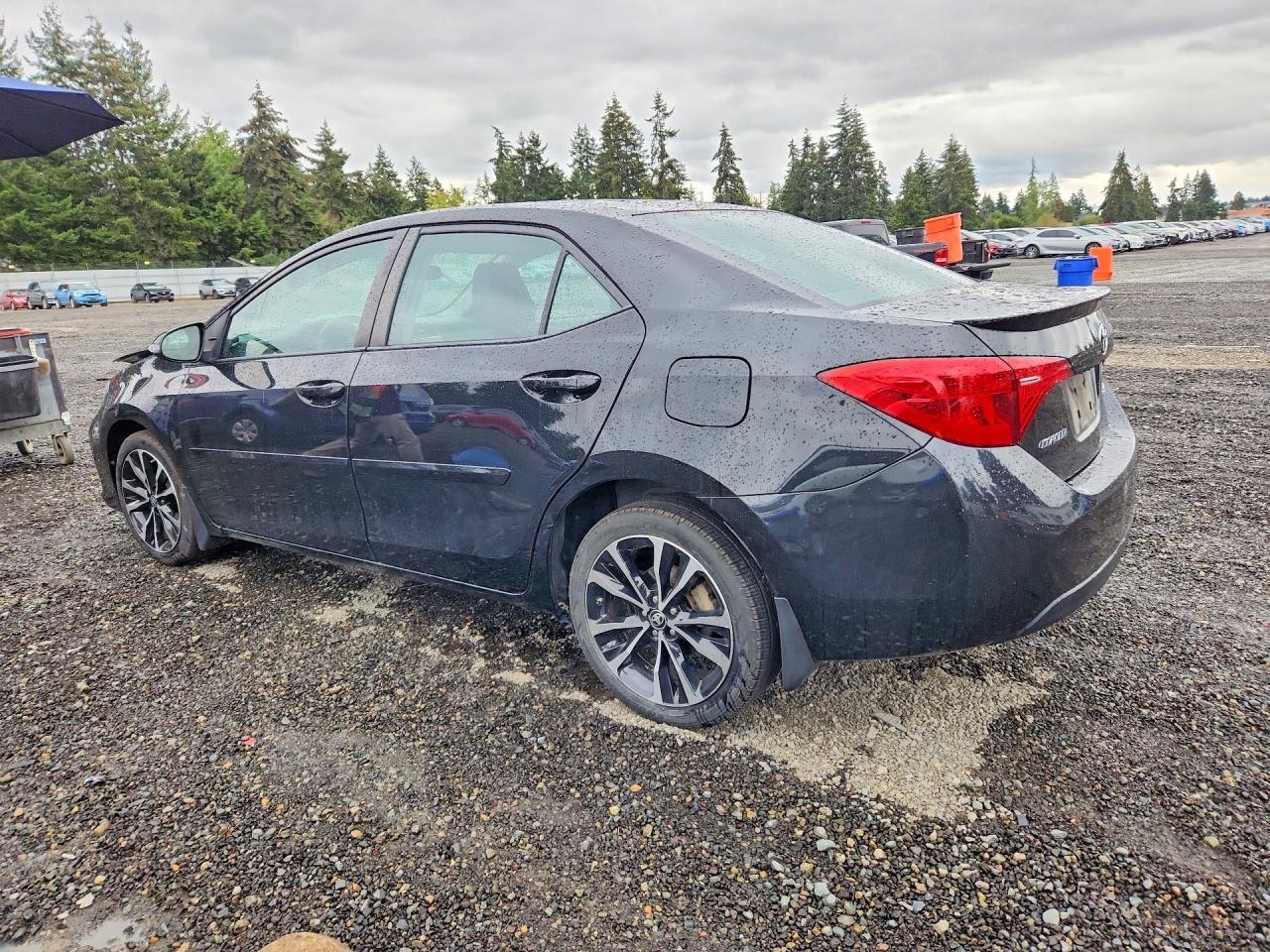 2017 Toyota Corolla Se - zdjęcie 2