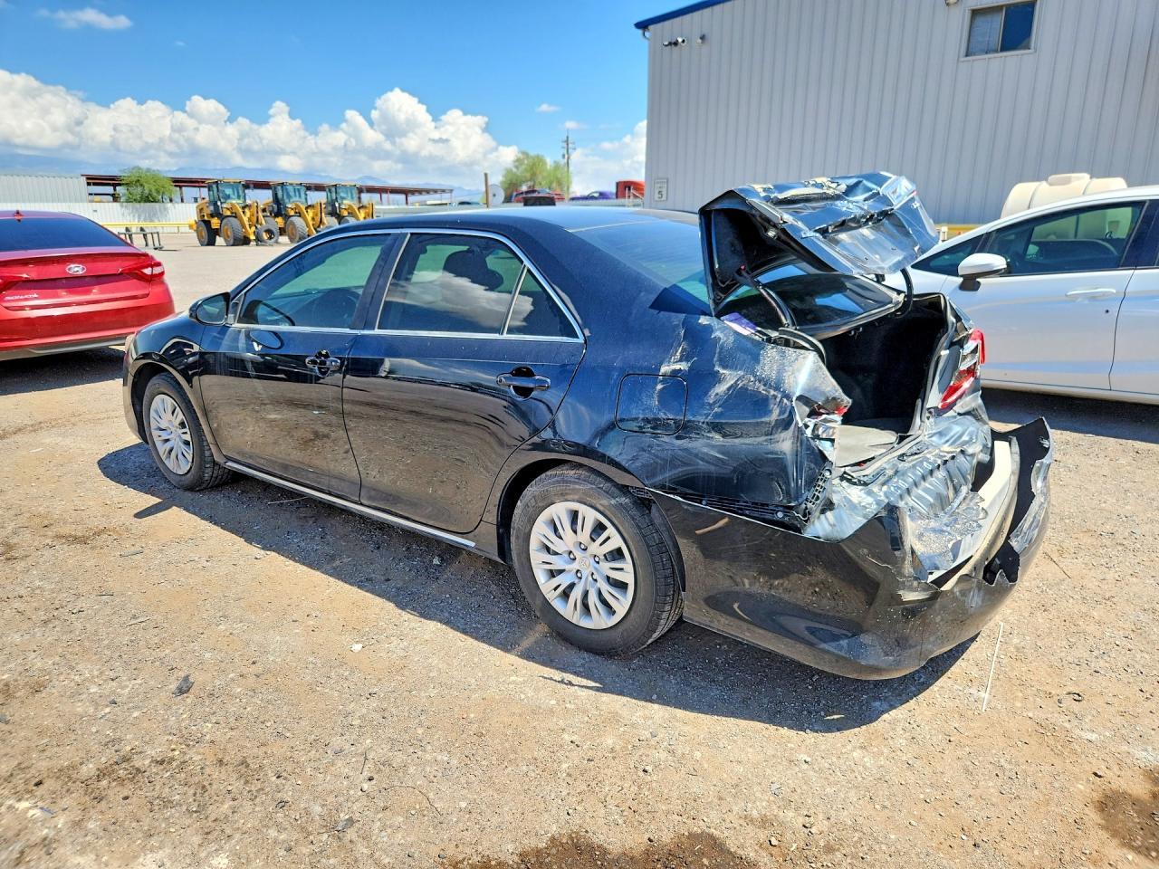 2014 Toyota Camry Le - zdjęcie 2