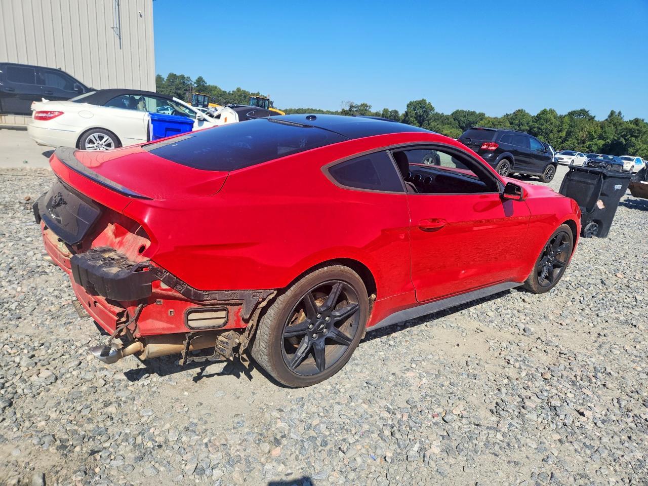 2019 Ford Mustang - zdjęcie 3