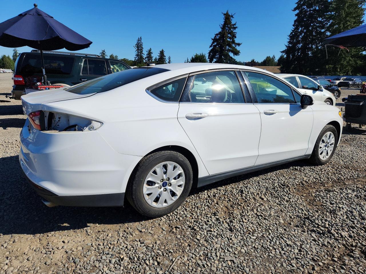 2014 Ford Fusion S - zdjęcie 3