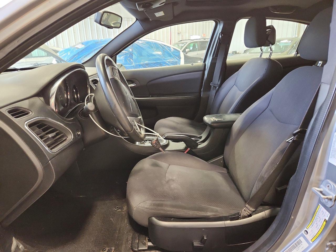 2013 Chrysler 200 Touring - zdjęcie 7