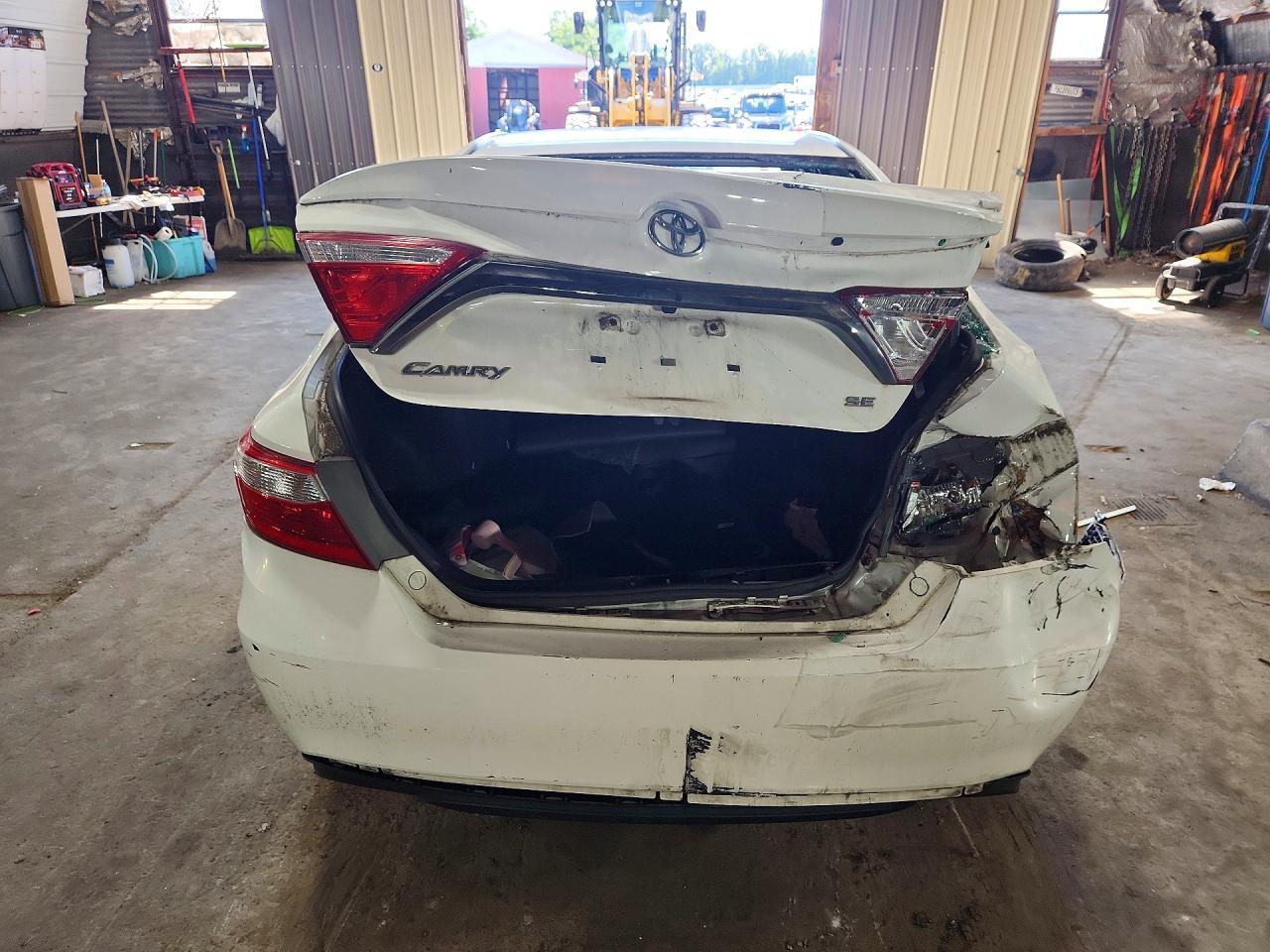 2015 Toyota Camry Se - zdjęcie 6