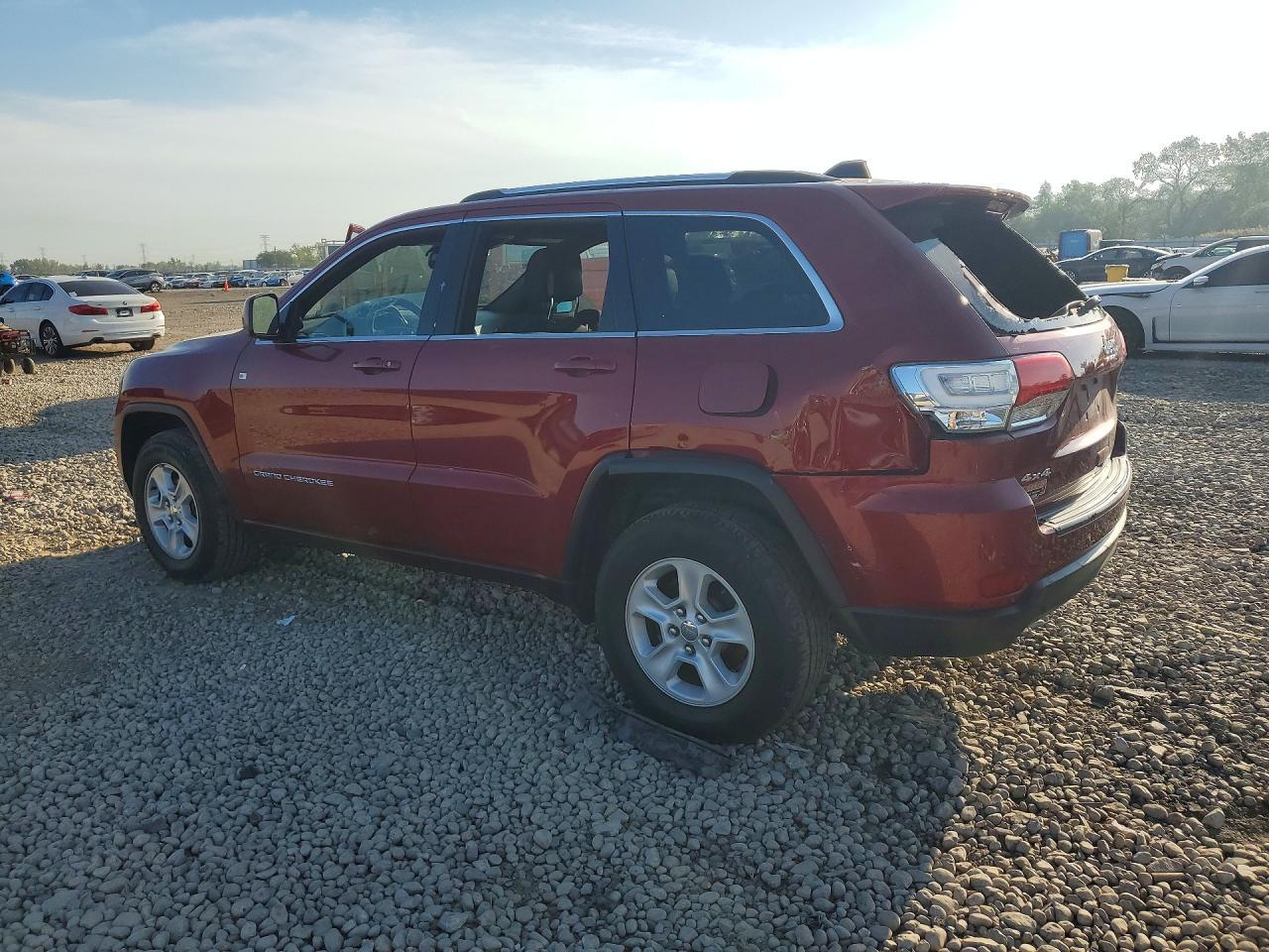 2015 Jeep Grand Cherokee Laredo - zdjęcie 2