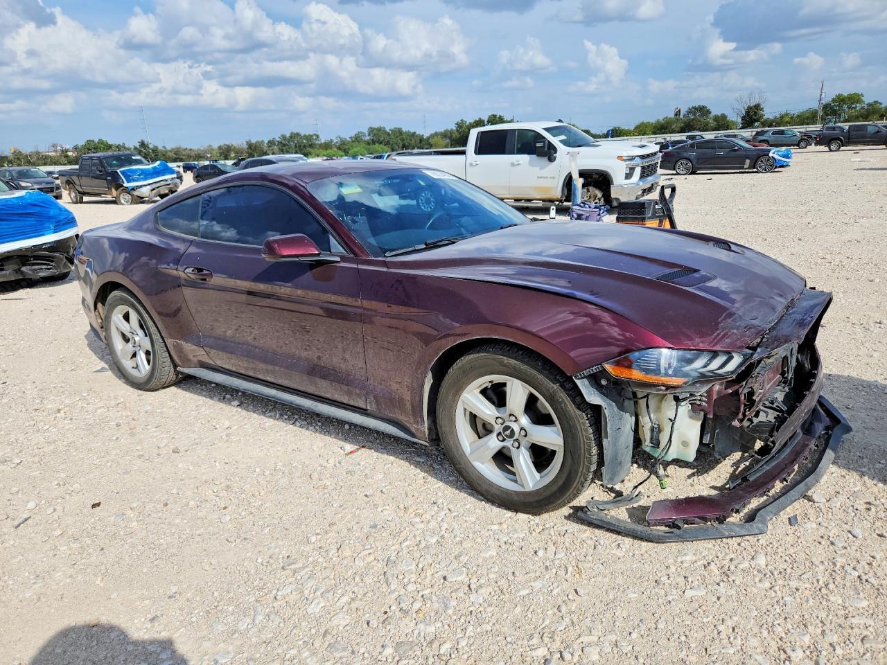 2018 Ford Mustang - zdjęcie 4