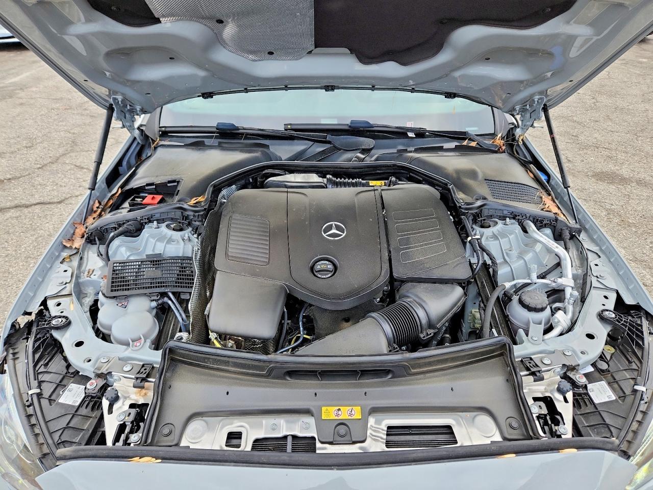 2025 Mercedes-Benz C 300 - zdjęcie 11
