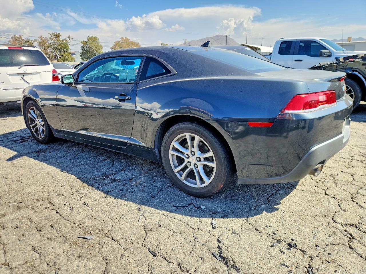 2015 Chevrolet Camaro Ls - zdjęcie 2
