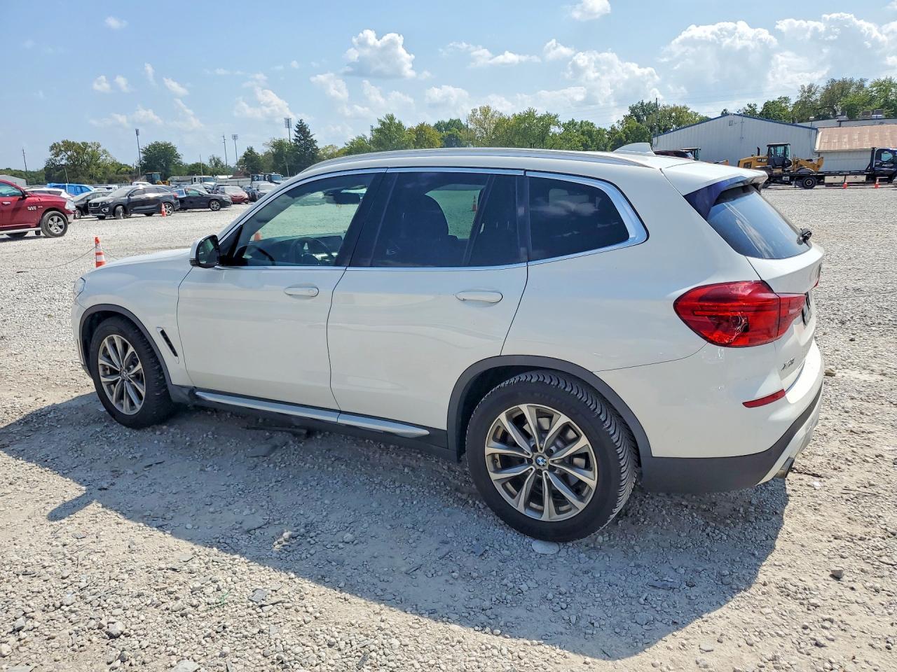 2018 BMW X3 xDrive30I - zdjęcie 2