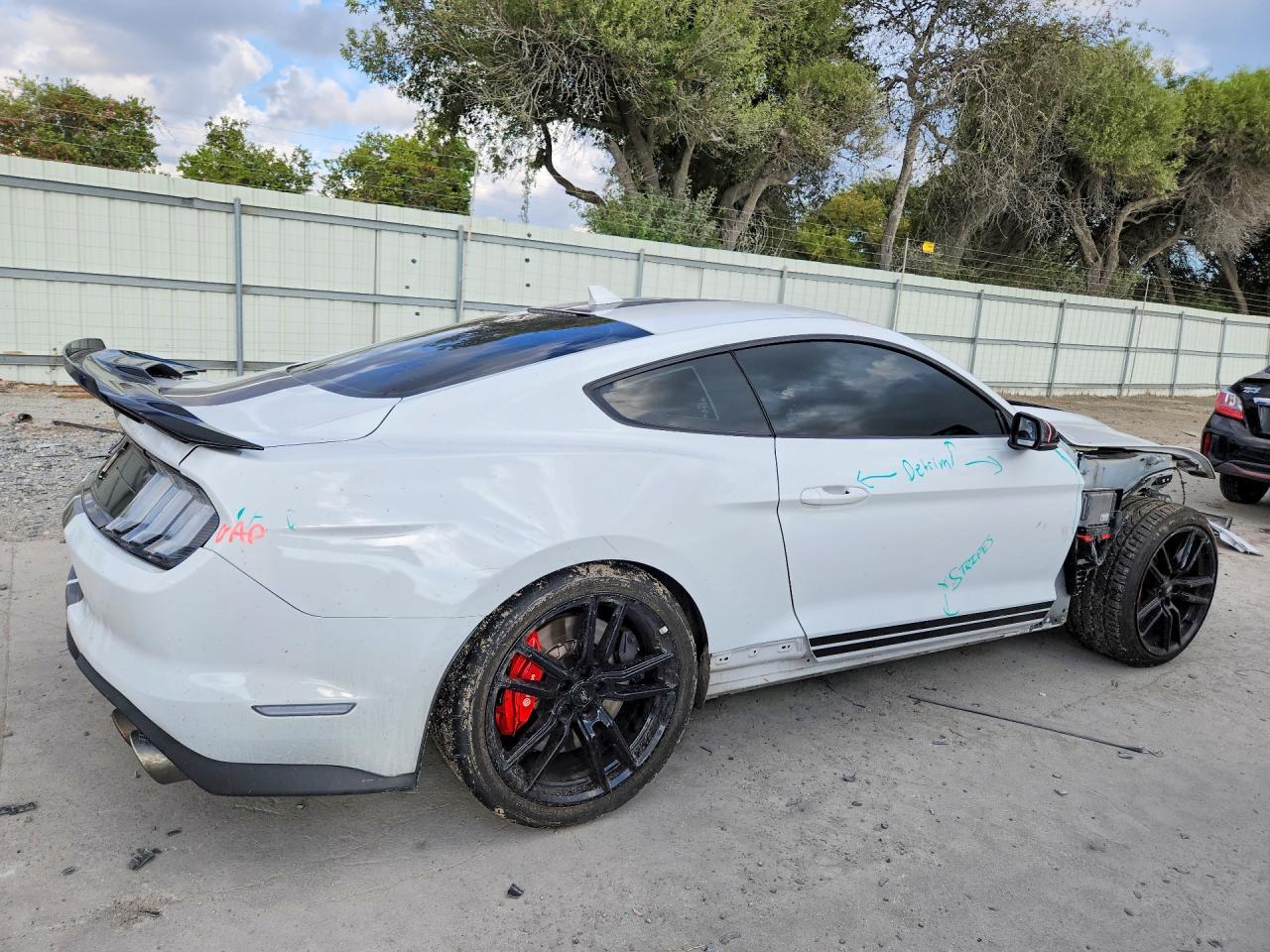 2020 Ford Mustang Shelby Gt500 - zdjęcie 3