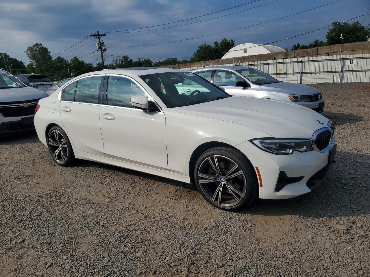 2021 BMW Seria 3 330i - zdjęcie 4