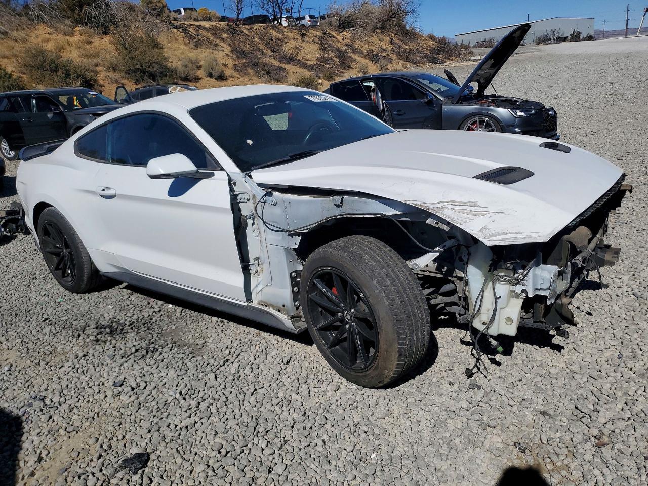 2018 Ford Mustang - zdjęcie 4