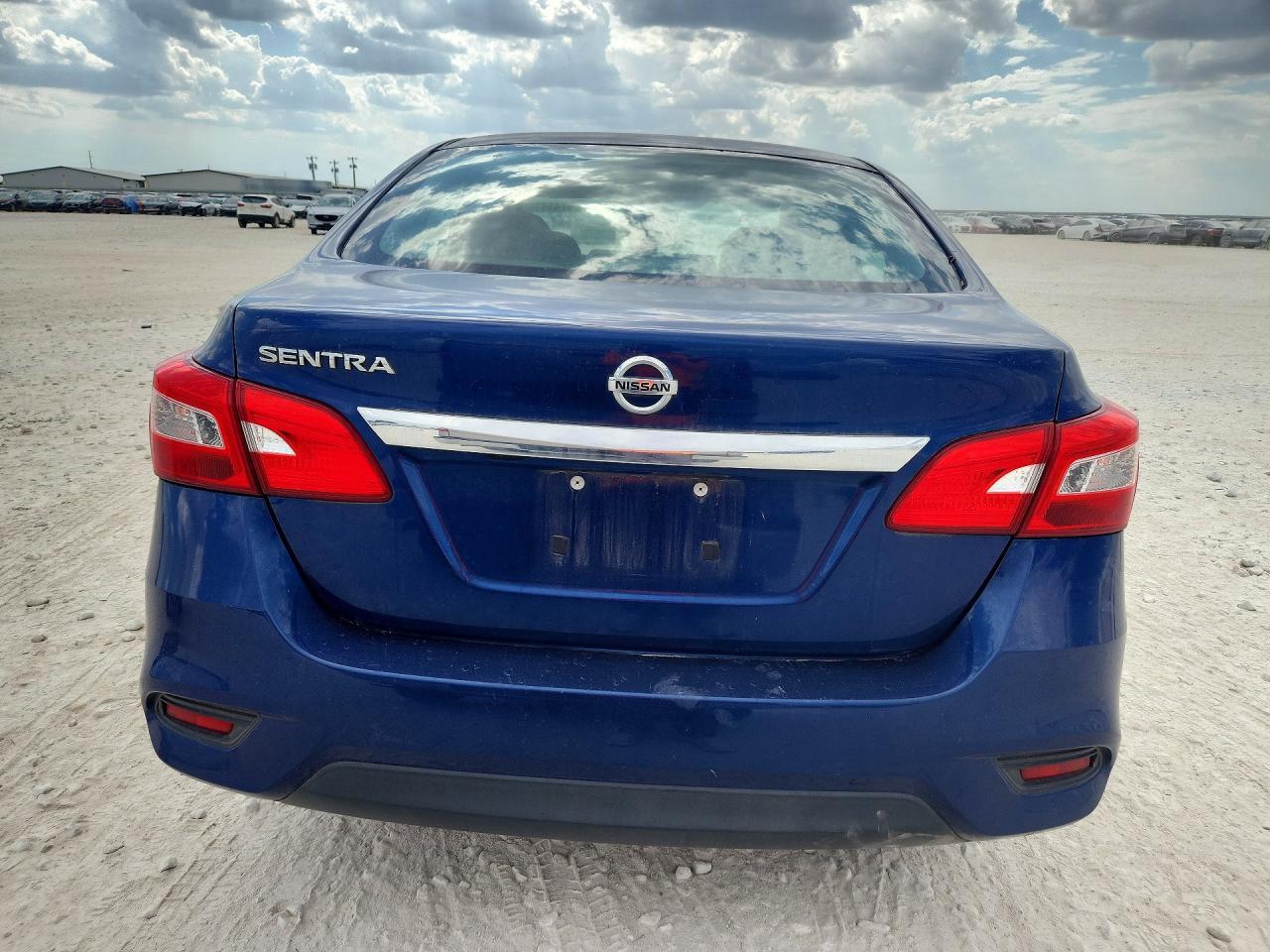 2019 Nissan Sentra S - zdjęcie 6