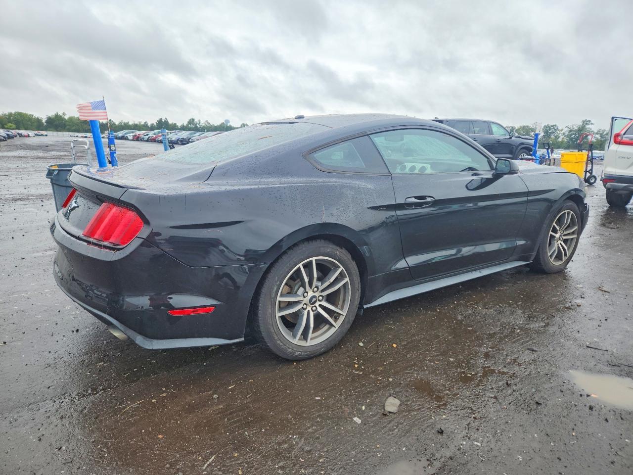 2015 Ford Mustang - zdjęcie 3