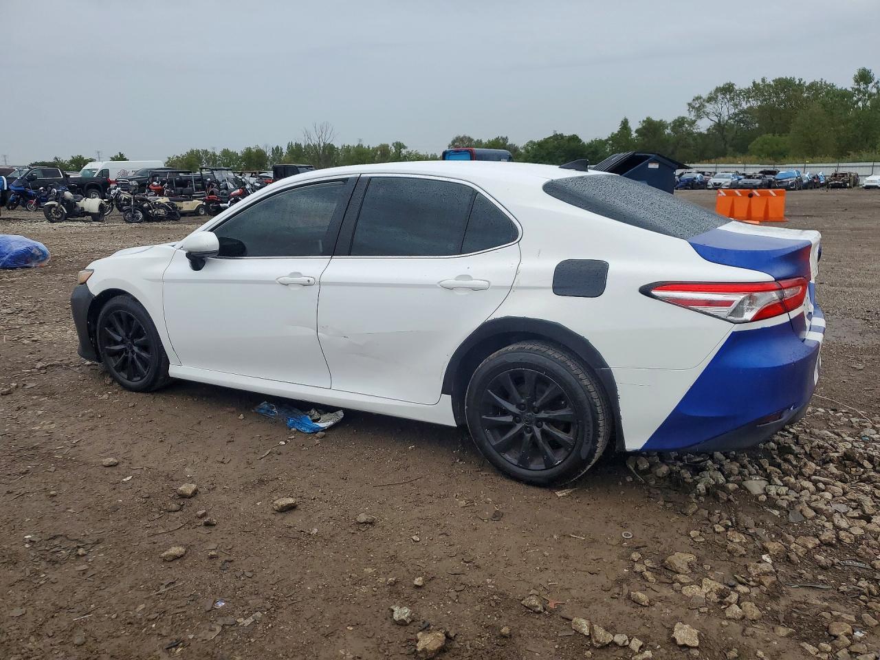 2014 Toyota Camry - zdjęcie 2