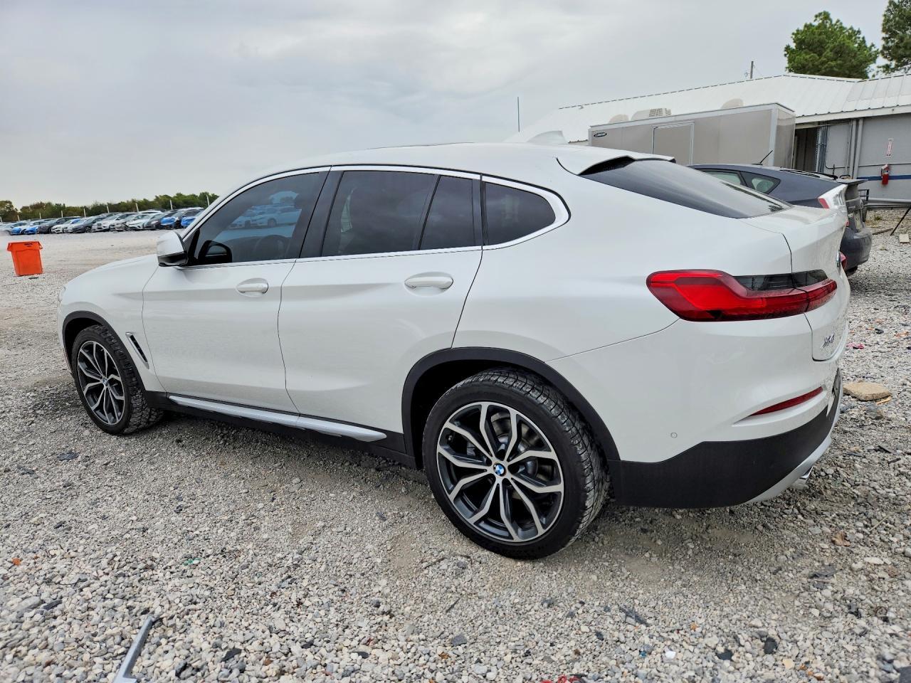 2021 BMW X4 xDrive30I - zdjęcie 2