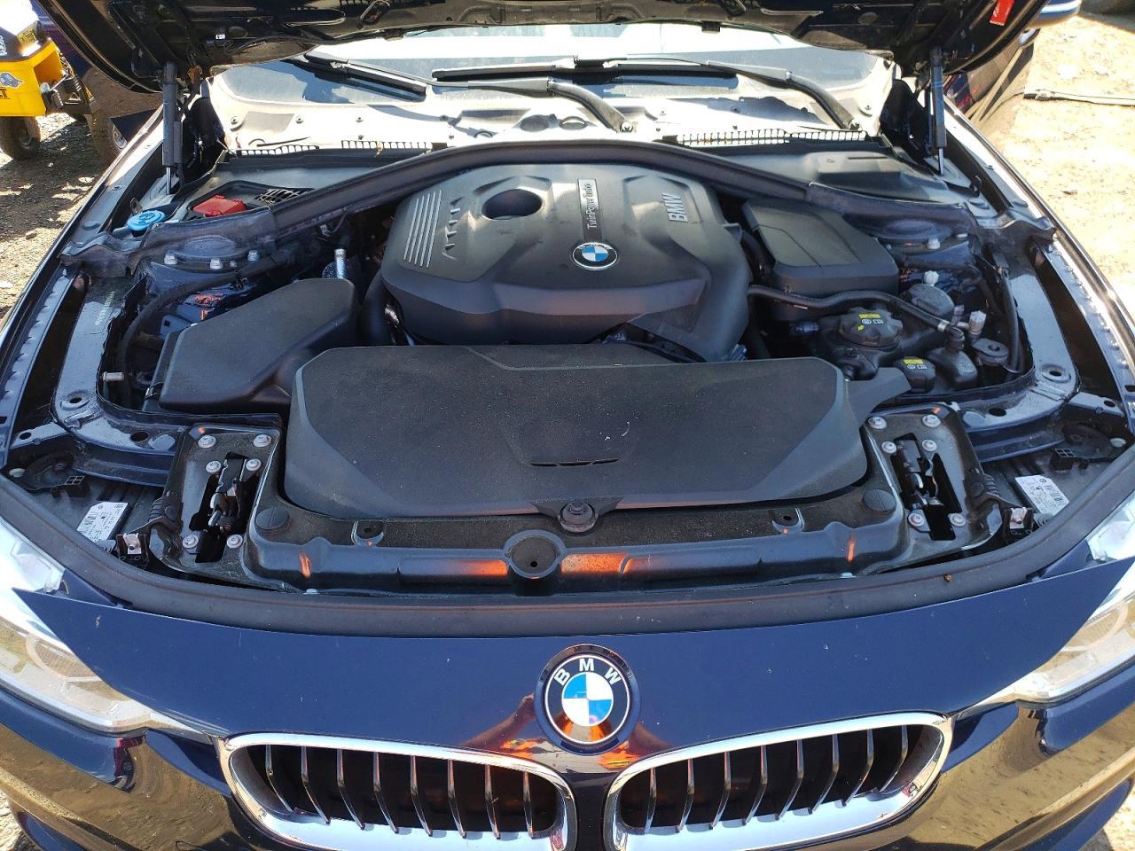 2017 BMW 330 Xi - zdjęcie 11
