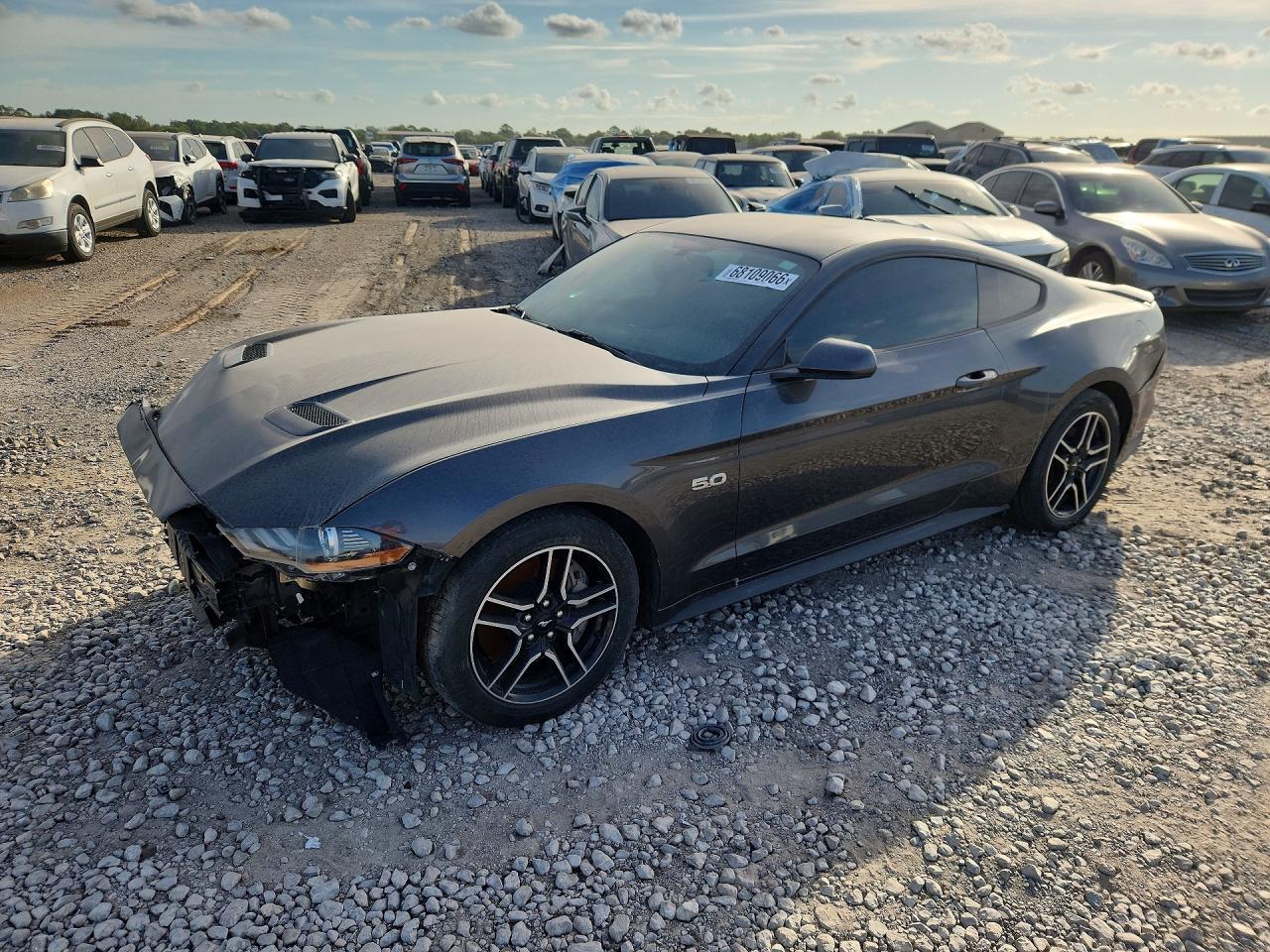 2019 Ford Mustang Gt - zdjęcie główne