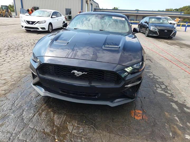 2021 Ford Mustang - zdjęcie 13