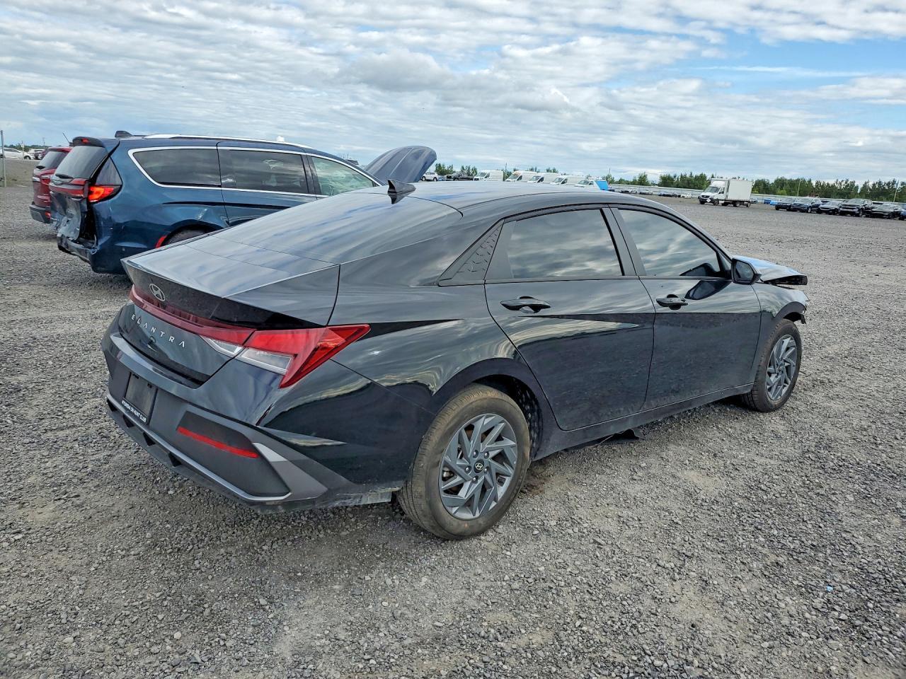 2026 Hyundai Elantra Sel Sport - zdjęcie 3