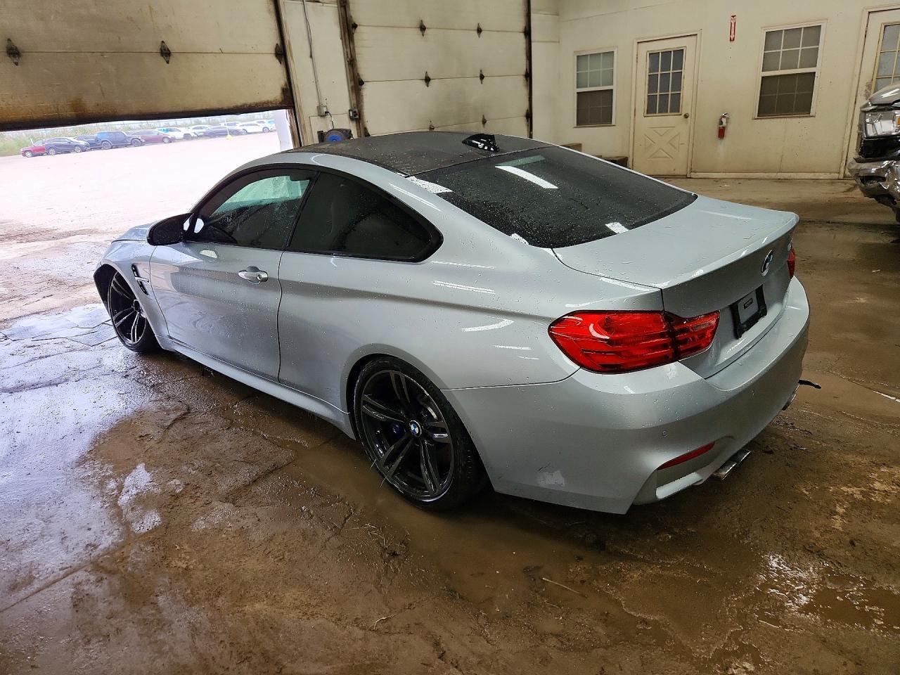 2015 BMW M4 - zdjęcie 2