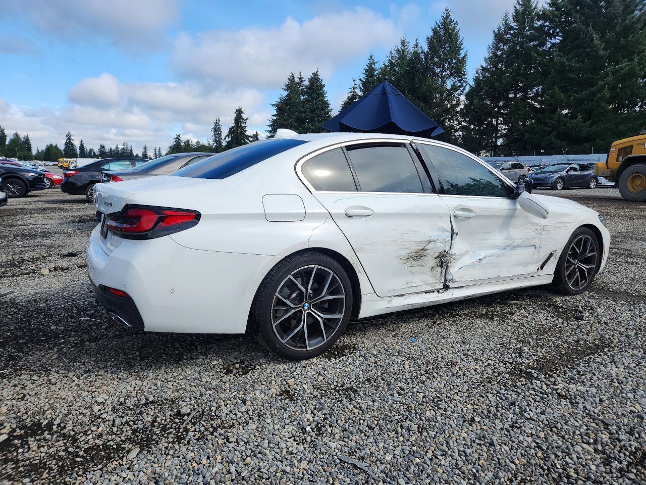2022 BMW Seria 5 530i - zdjęcie 3