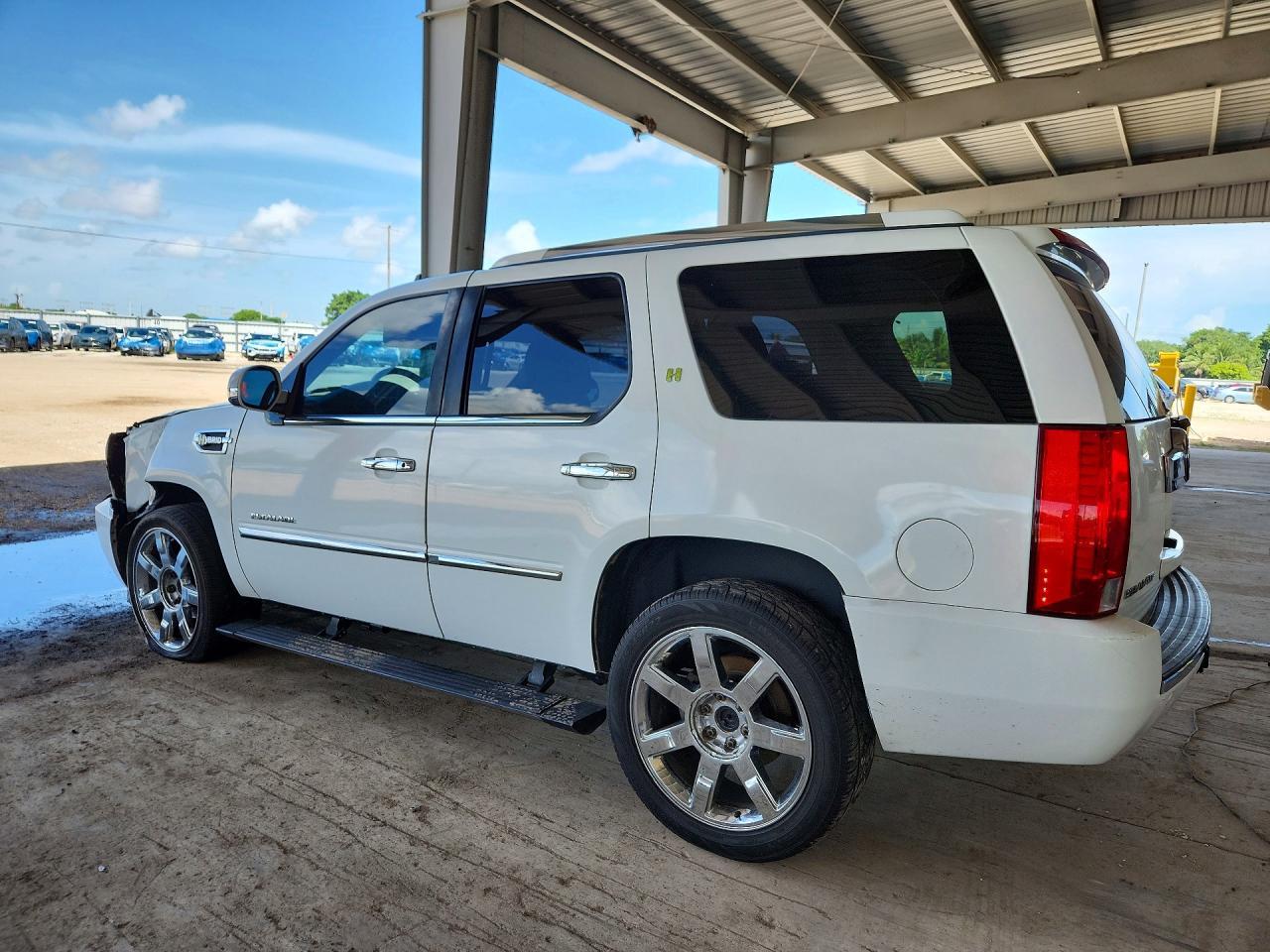 2013 Cadillac Escalade Hybrid - zdjęcie 2