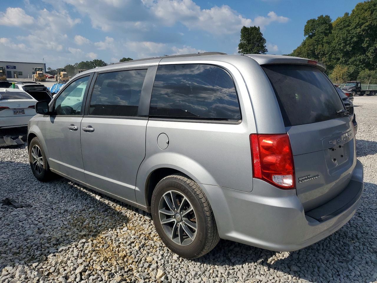 2018 Dodge Grand Caravan Gt - zdjęcie 2