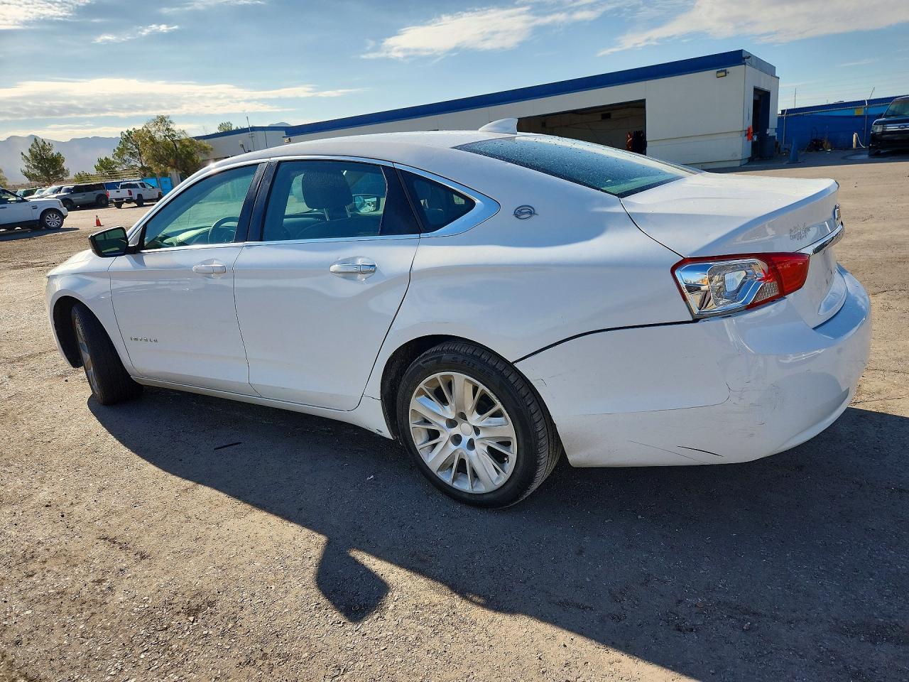 2015 Chevrolet Impala Ls - zdjęcie 2