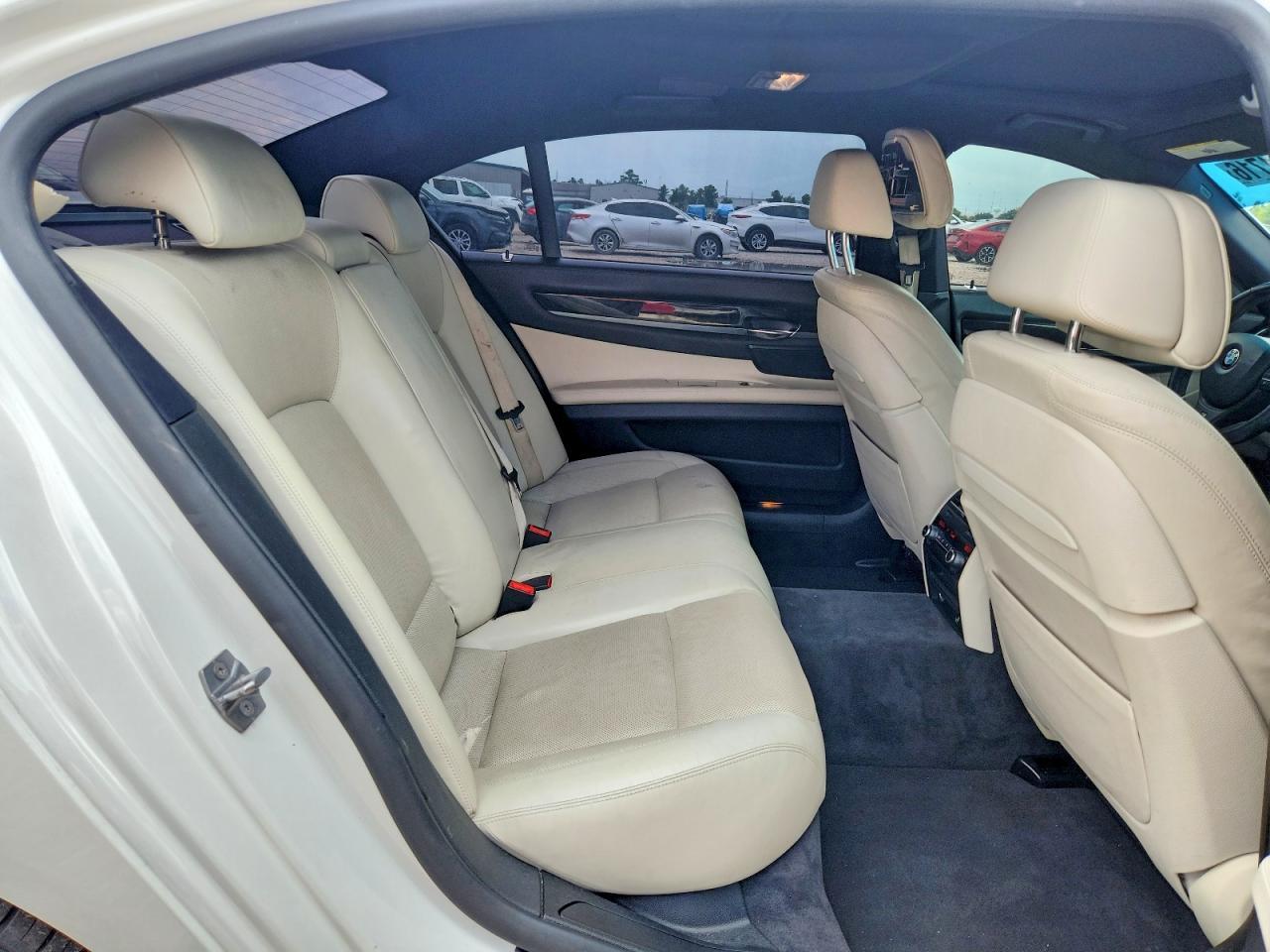 2015 BMW 740 Li - zdjęcie 10