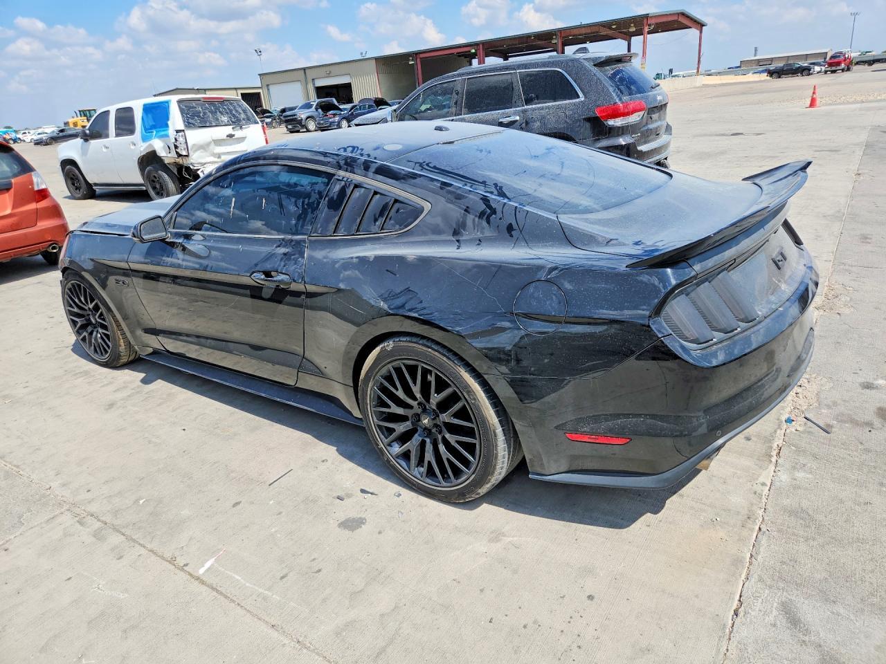 2017 Ford Mustang Gt - zdjęcie 2