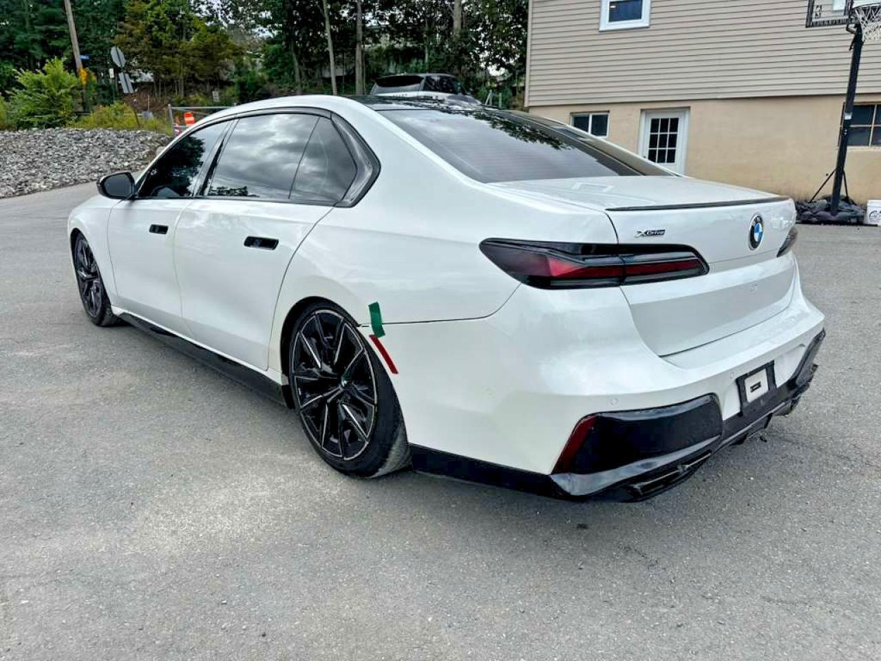 2024 BMW 760 Xi - zdjęcie 2