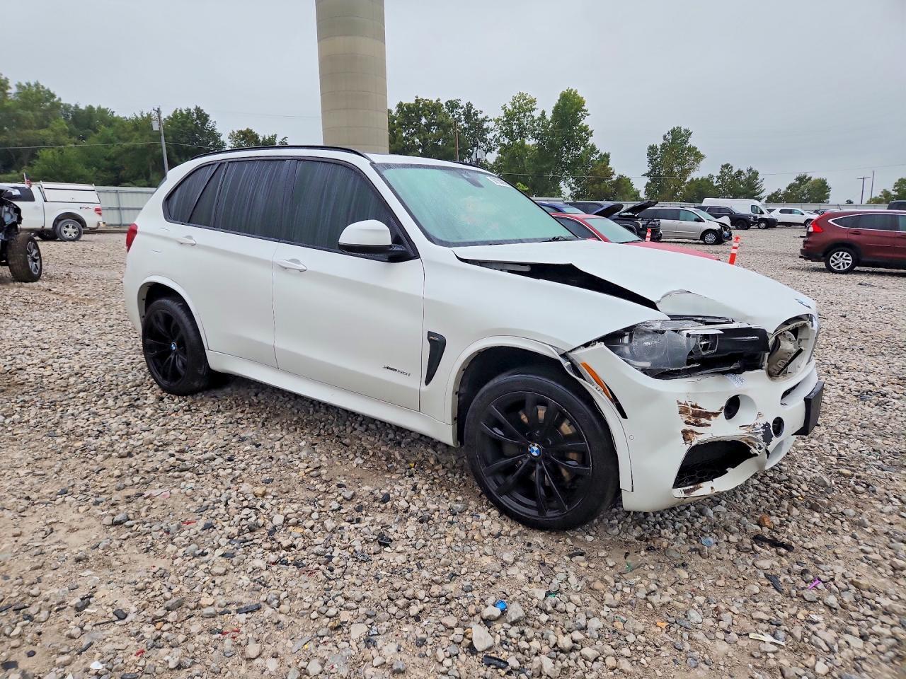 2017 BMW X5 xDrive50I - zdjęcie 4