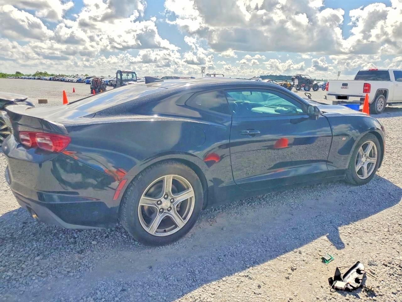 2020 Chevrolet Camaro Ls - zdjęcie 3