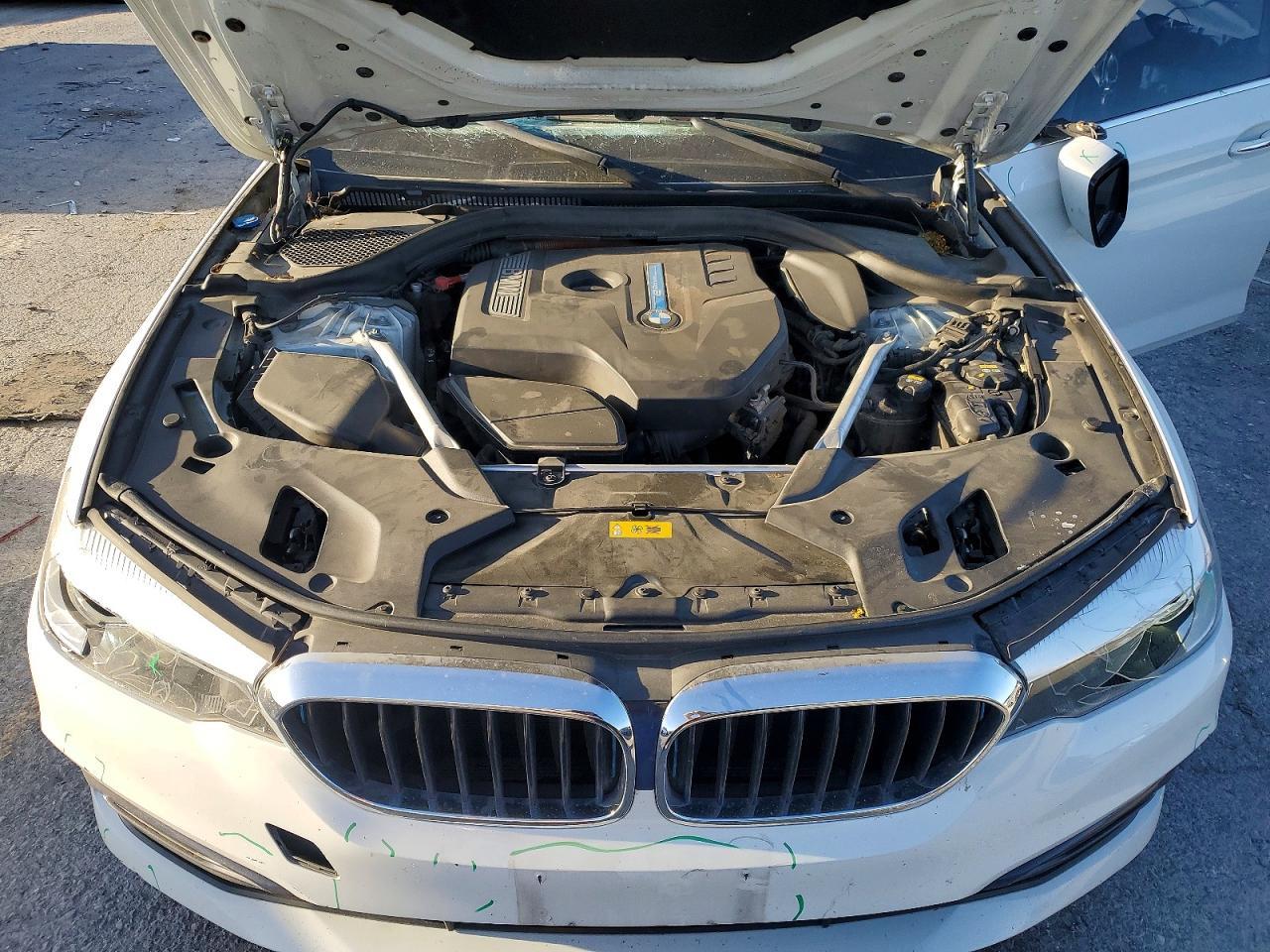 2018 BMW 530E - zdjęcie 11