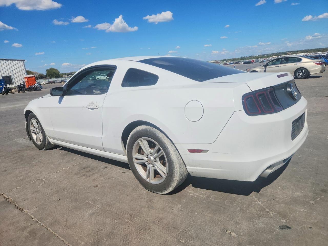 2014 Ford Mustang - zdjęcie 2