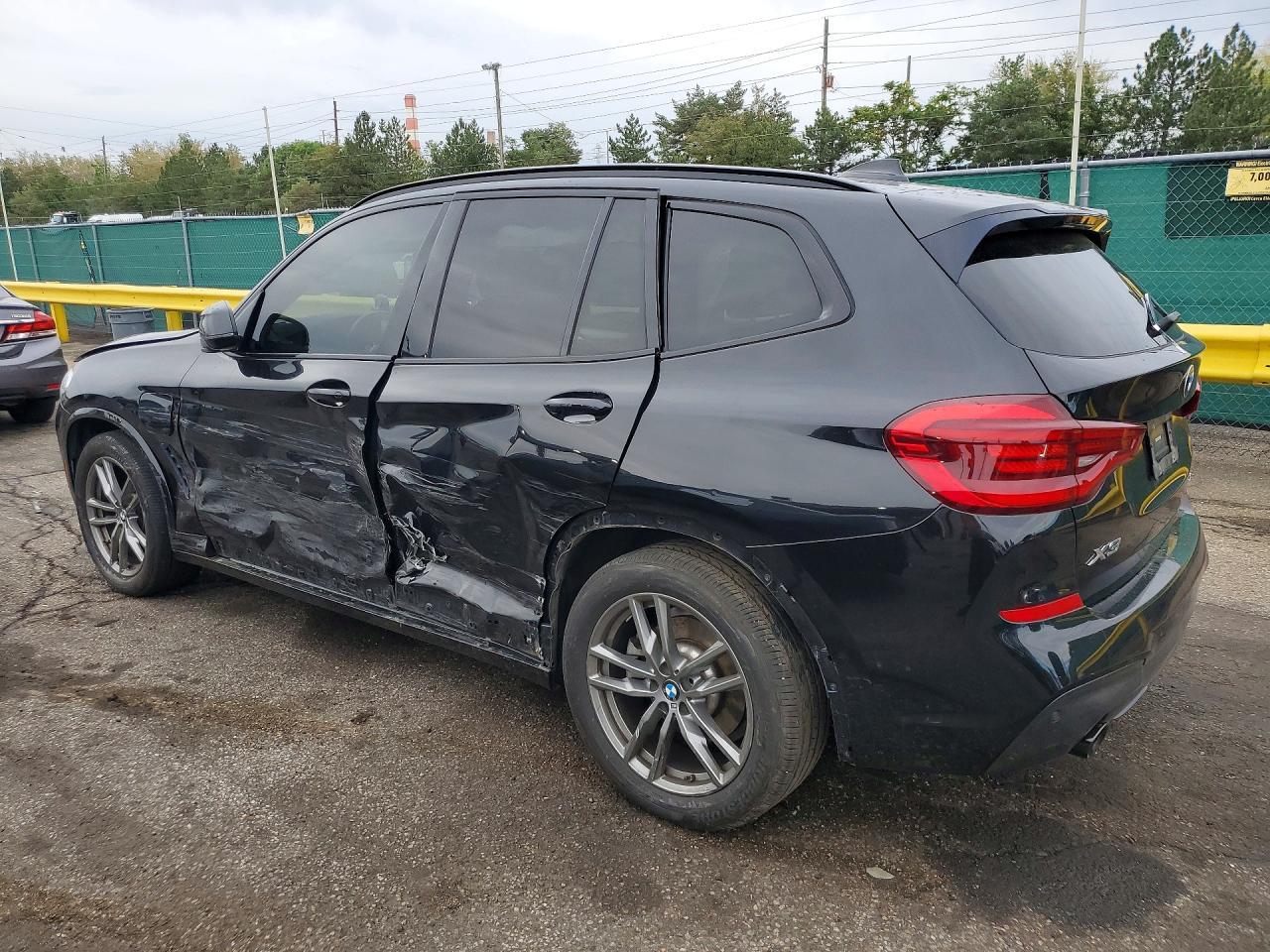 2021 BMW X3 xDrive30E - zdjęcie 2