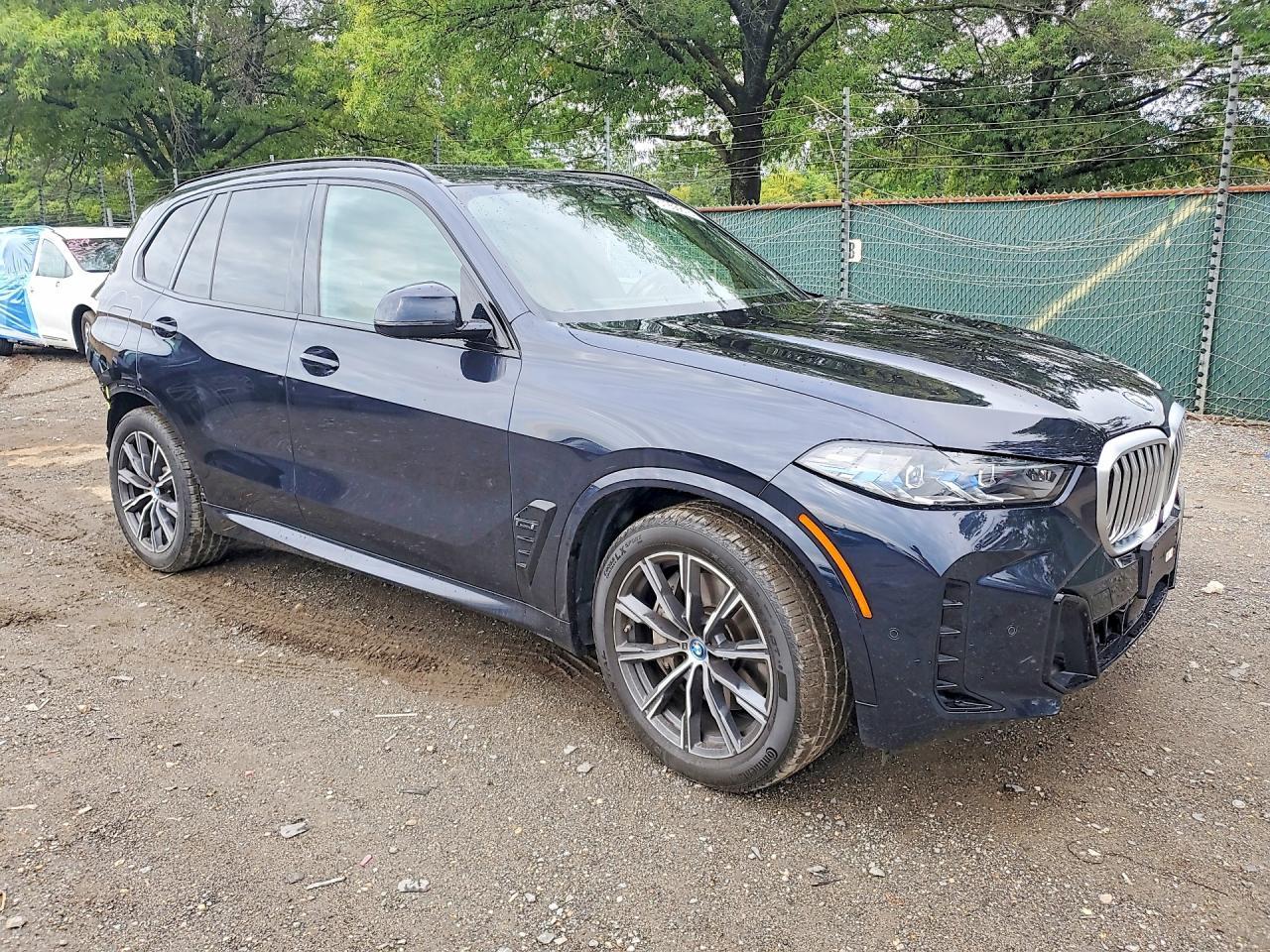 2024 BMW X5 xDrive50E - zdjęcie 4