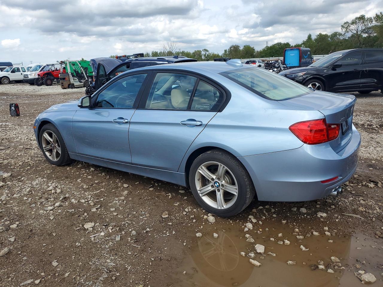 2013 BMW Seria 3 328i - zdjęcie 2