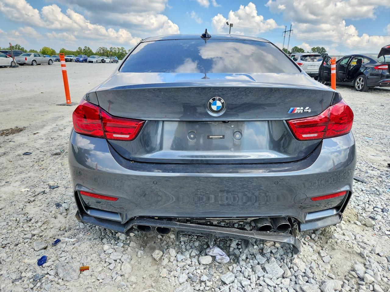 2015 BMW M4 - zdjęcie 6