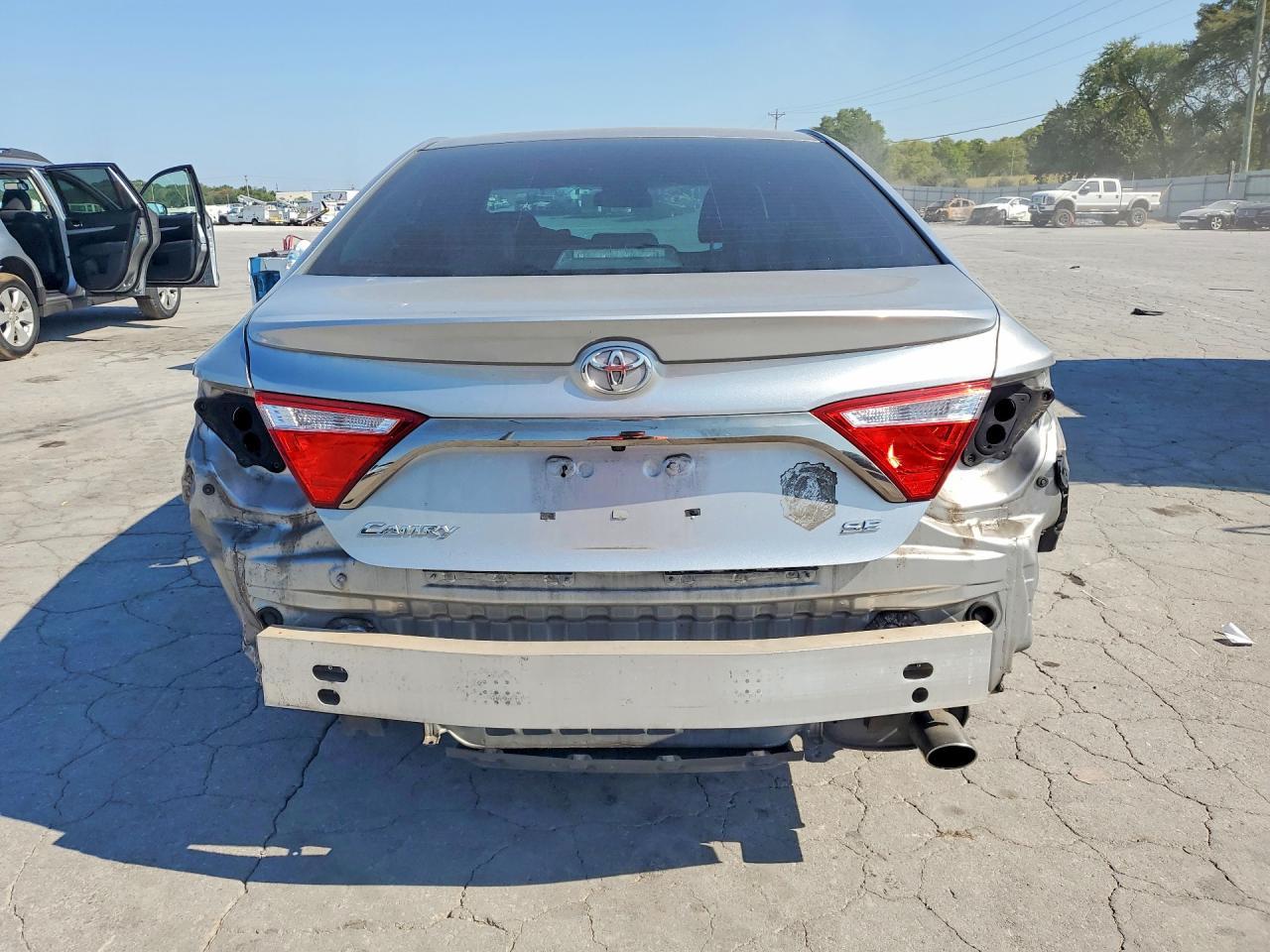 2016 Toyota Camry Se - zdjęcie 6