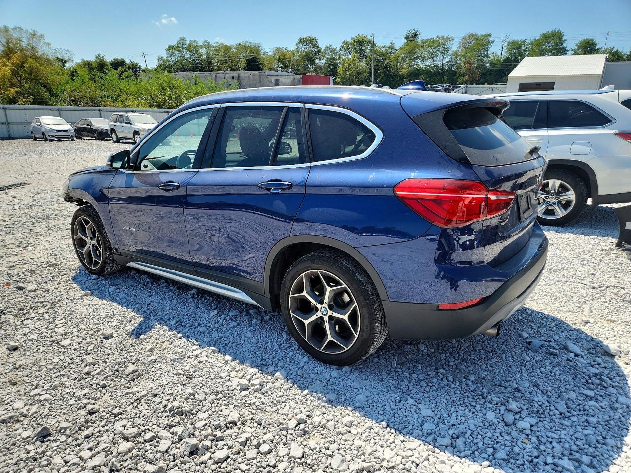 2018 BMW X1 xDrive28I - zdjęcie 2