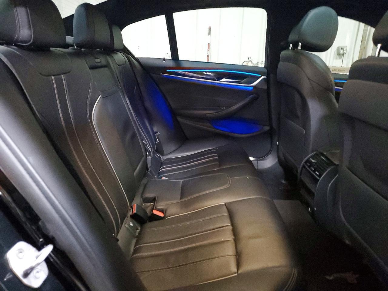 2018 BMW 530 Xi - zdjęcie 10