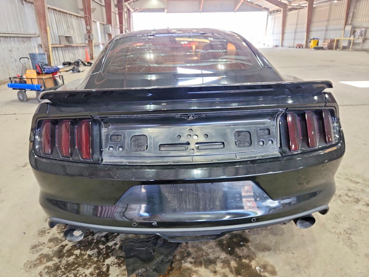 2015 Ford Mustang - zdjęcie 6