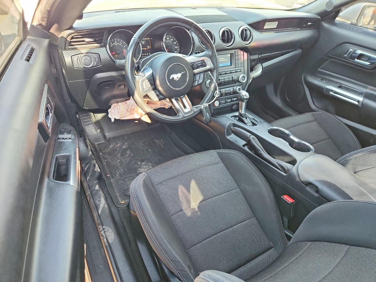 2016 Ford Mustang - zdjęcie 8