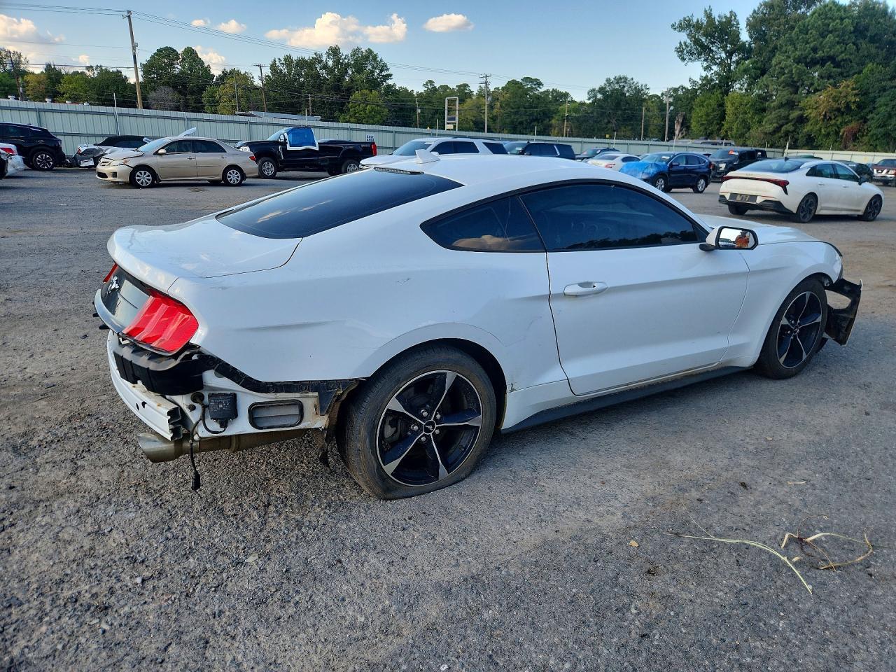 2021 Ford Mustang - zdjęcie 3